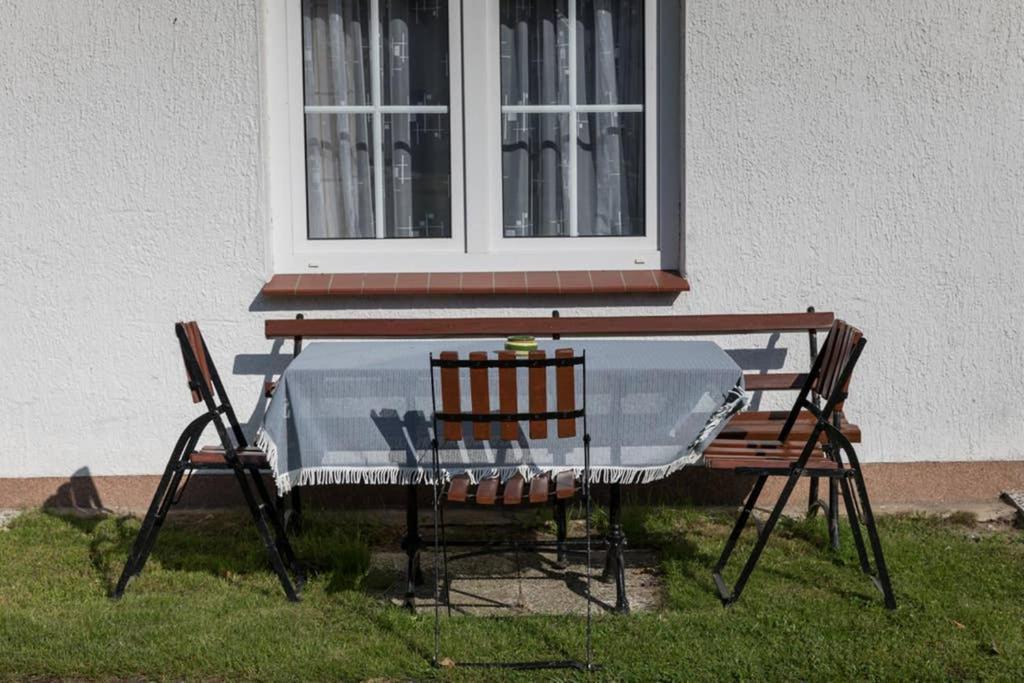 Lacky - Kleines Familienreihenmittelhaus In Grieben Hiddensee Eksteriør billede