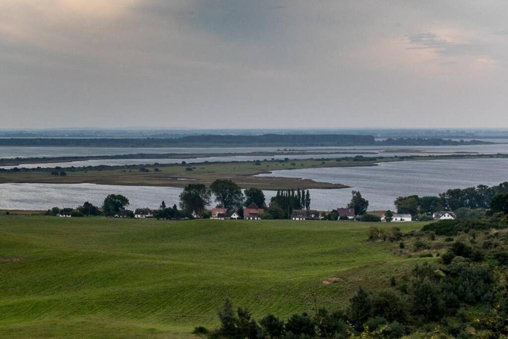 Lacky - Kleines Familienreihenmittelhaus In Grieben Hiddensee Eksteriør billede