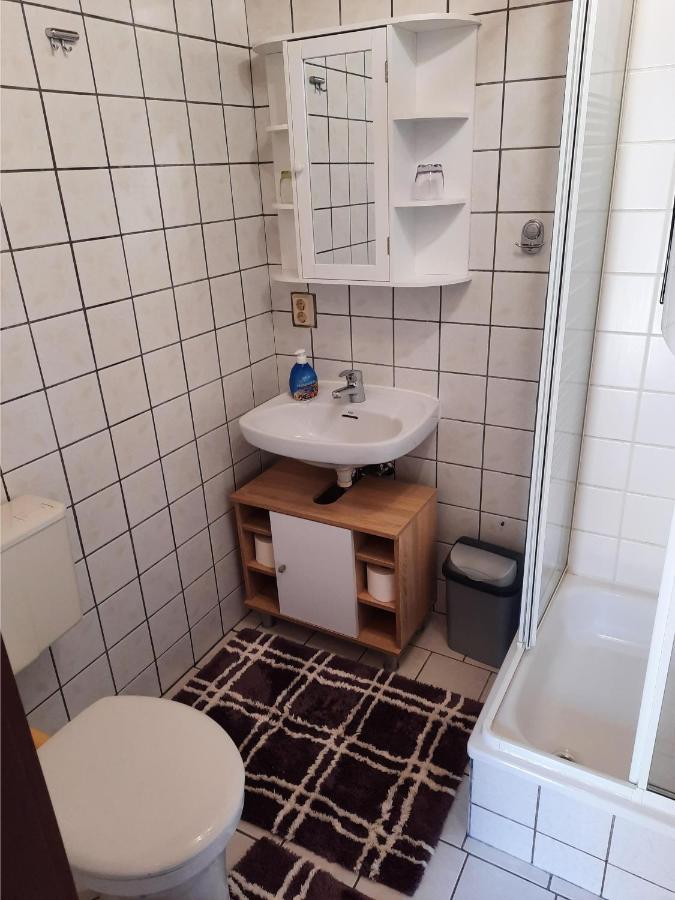 Lacky - Kleines Familienreihenmittelhaus In Grieben Hiddensee Eksteriør billede