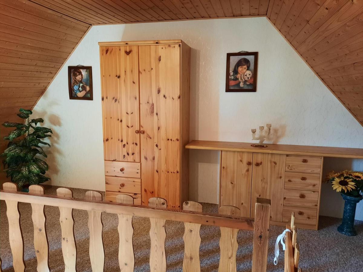 Lacky - Kleines Familienreihenmittelhaus In Grieben Hiddensee Eksteriør billede
