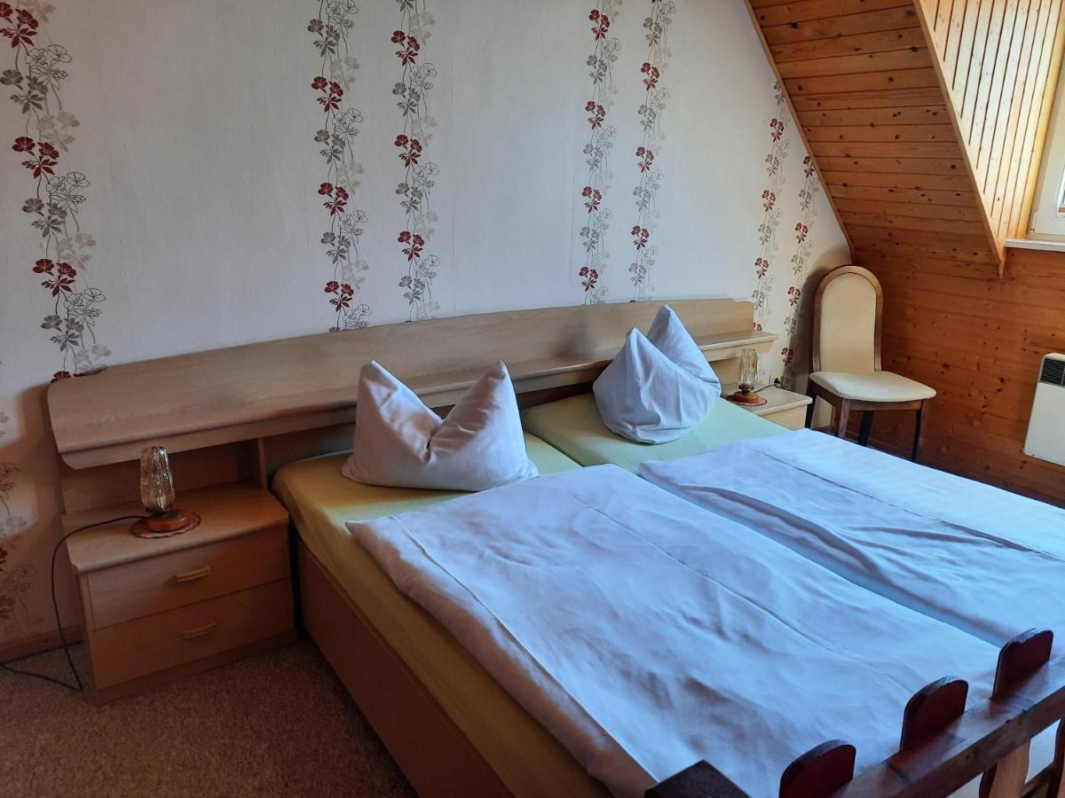 Lacky - Kleines Familienreihenmittelhaus In Grieben Hiddensee Eksteriør billede